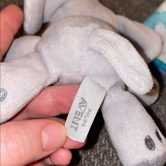 GUC. Phillips AVENT Elephant pacifier holder & Baby sensory hallmark book & toy! - Picture 2 of 8